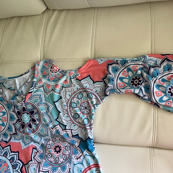 AlvaQ Women Summer Sexy V Neck Cold Shoulder Floral Top Size medium - Picture 4 of 7